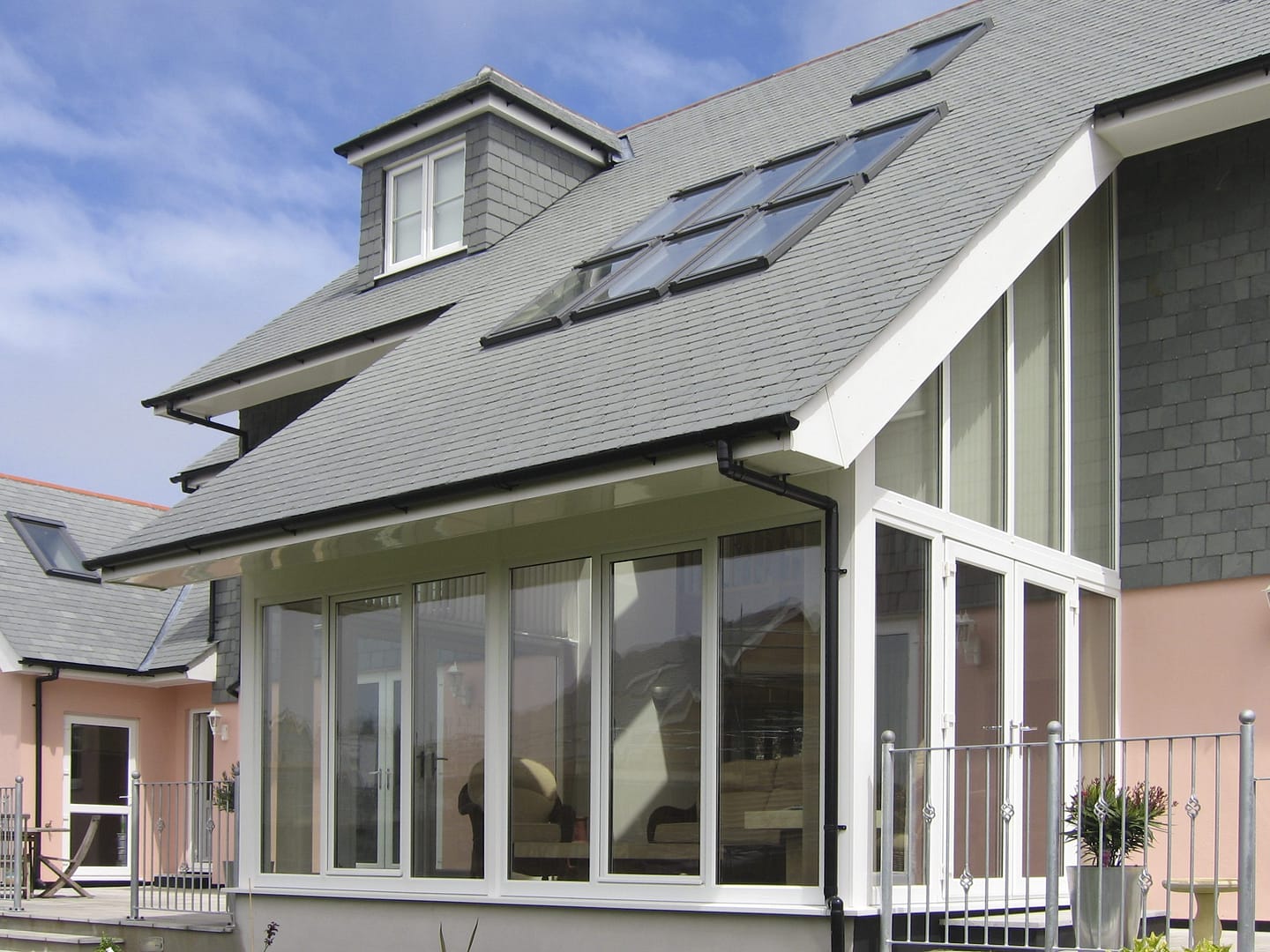 A beautiful solid-roof conservatory in Cornwall by Philip Whear