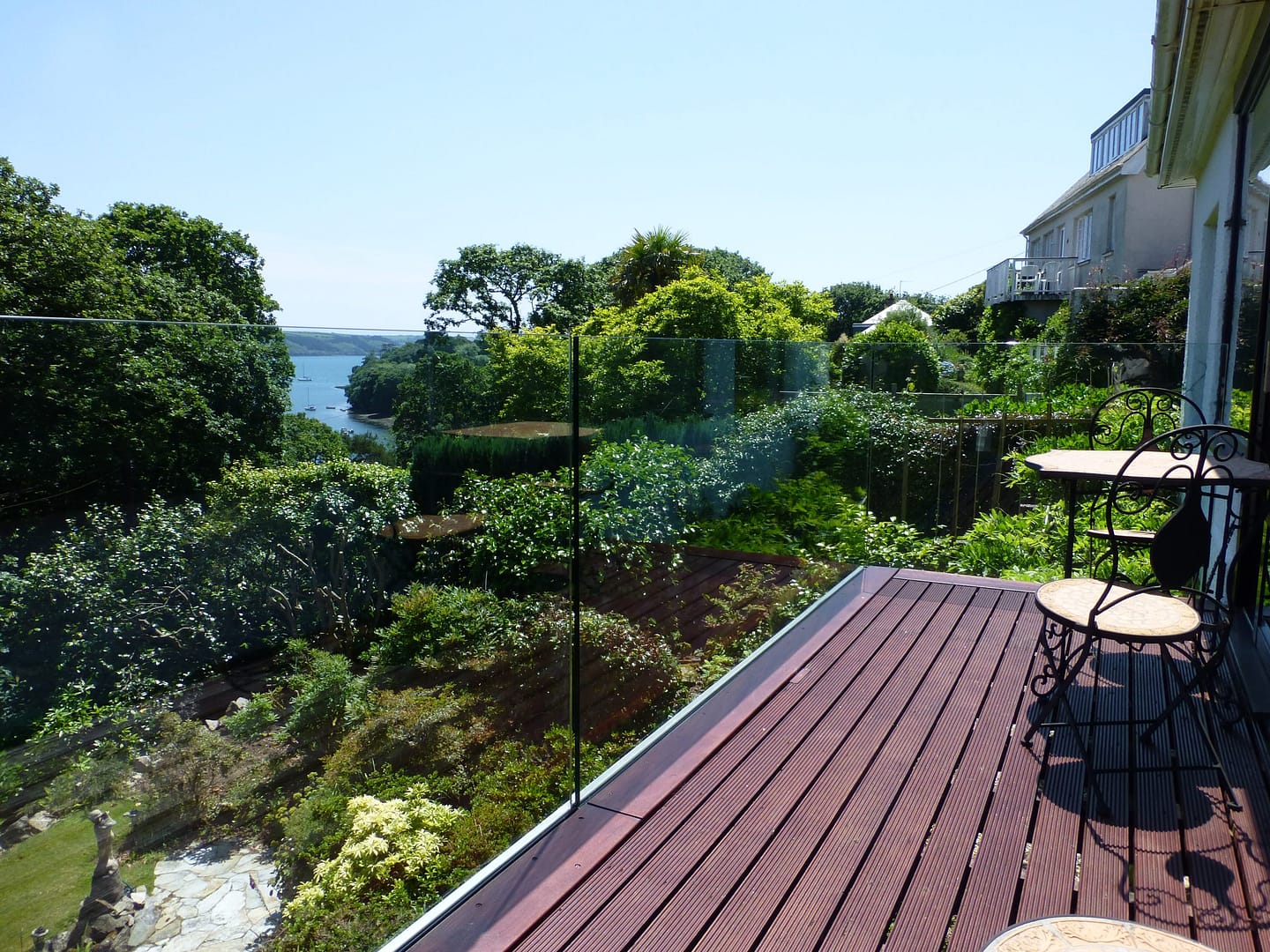 A stunning frameless balustrade in Cornwall by Philip Whear